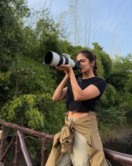 ताडोबा में मालविका मोहनन का खास सफर, बाघों की तस्वीरें खींच बोलीं- दिल खुश हो गया ताडोबा में मालविका मोहनन का खास सफर, बाघों की तस्वीरें खींच बोलीं- दिल खुश हो गया