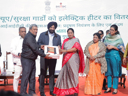 Delhi CM gives electric heaters to watchmen, suggests avoiding 'outdoor bonfires'