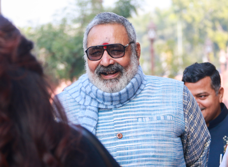 भारत पाकिस्तान या बांग्लादेश नहीं, जहां इस्लामिक कानून चलता हो : गिरिराज सिंह