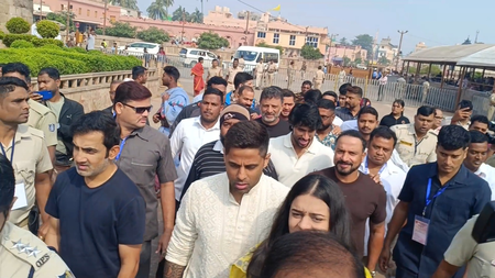 Captain SKY, coach Gambhir and others visit Shri Jagannath Temple ahead of first T20I Captain SKY, coach Gambhir and others visit Shri Jagannath Temple ahead of first T20I