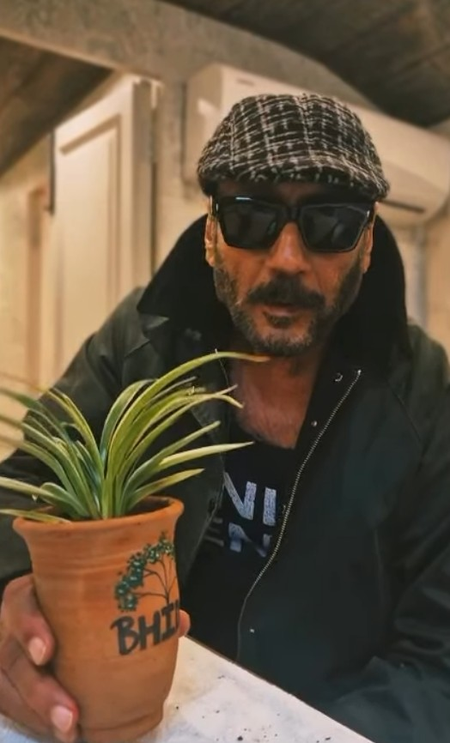 अशोक कुमार की पुण्यतिथि पर जैकी श्रॉफ ने किया याद अशोक कुमार की पुण्यतिथि पर जैकी श्रॉफ ने किया याद