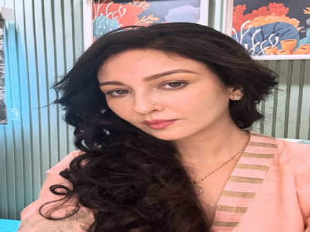 'धुरंधर' में गौरी मैम के किरदार पर उठे सवाल पर एक्ट्रेस ने दिया जवाब, कहा, 'यहां ग्लैमर नहीं मिलेगा' 'धुरंधर' में गौरी मैम के किरदार पर उठे सवाल पर एक्ट्रेस ने दिया जवाब, कहा, 'यहां ग्लैमर नहीं मिलेगा'