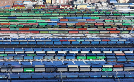 चीन-यूरोप रेलवे एक्सप्रेस के पूर्वी कॉरिडोर से इस वर्ष 5,000 से अधिक ट्रेनें गुजरी चीन-यूरोप रेलवे एक्सप्रेस के पूर्वी कॉरिडोर से इस वर्ष 5,000 से अधिक ट्रेनें गुजरी