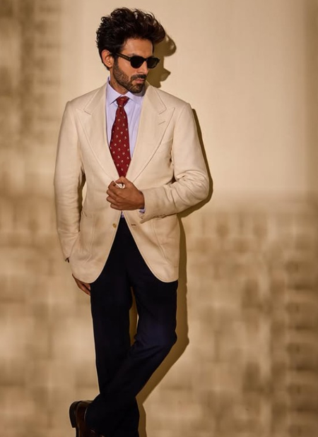 कार्तिक आर्यन से मिले हॉलीवुड डायरेक्टर डैरेन एरोनोफ्सकी, बोले- 'क्या आप मुझे भारत ले जाओगे?'