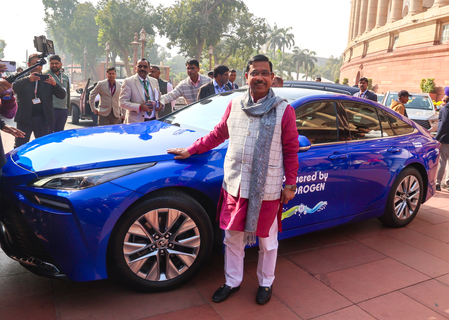 सरकार तेजी से बना रही ग्रीन हाइड्रोजन इकोसिस्टम, एनआईएसई ने टोयोटा के साथ किया एमओयू : प्रल्हाद जोशी सरकार तेजी से बना रही ग्रीन हाइड्रोजन इकोसिस्टम, एनआईएसई ने टोयोटा के साथ किया एमओयू : प्रल्हाद जोशी