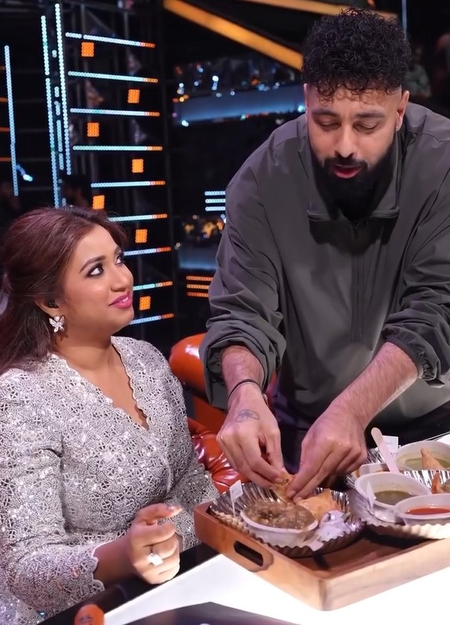 Shreya Ghoshal and Badshah unleash a ‘samosa battle’ on the set of Indian Idol 16