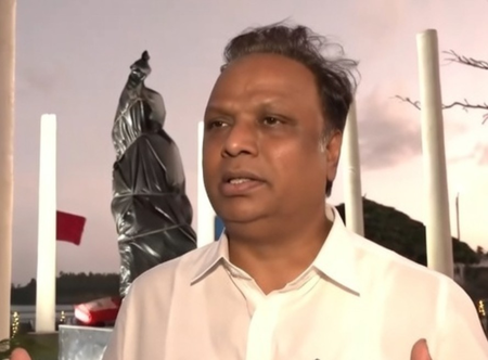 वीर सावरकर ने अपने साहस से पूरे देश को प्रेरित किया: आशीष शेलार