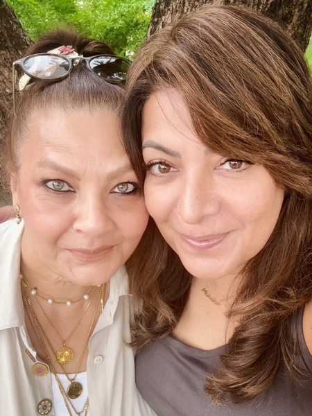 ‘Jumma Chumma’ fame Kimi Katkar makes a rare appearance, Divya Seth shares pics ‘Jumma Chumma’ fame Kimi Katkar makes a rare appearance, Divya Seth shares pics