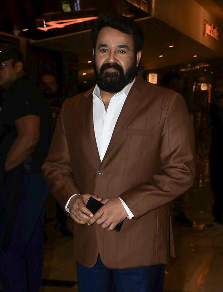 <div>Mohanlal thanks Rajinikanth for inspiring generations with his values, strength, & extraordinary spirit</div>