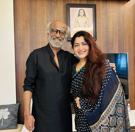 <div>Khushbu Sundar calls Rajinikanth: God's favourite child!</div>