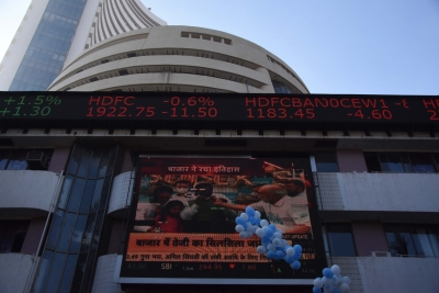 Sensex, Nifty extend gains as metal stocks rally
