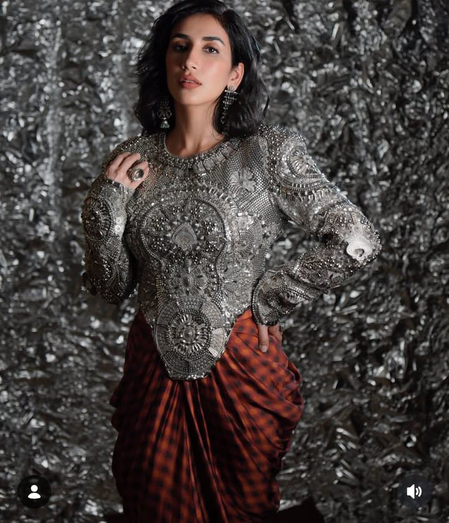 'किस किसको प्यार करूं 2' से पारुल गुलाटी का बॉलीवुड डेब्यू, मां की बातों को याद कर हुईं भावुक