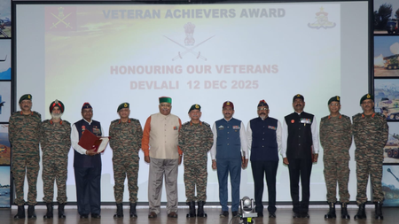 आर्टिलरी सम्मेलन में पहुंचे सेना प्रमुख, ऑपरेशन सिंदूर से मिले सबक पर चर्चा आर्टिलरी सम्मेलन में पहुंचे सेना प्रमुख, ऑपरेशन सिंदूर से मिले सबक पर चर्चा