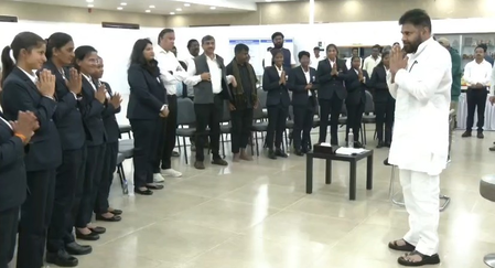 उप मुख्यमंत्री पवन कल्याण ने दृष्टिबाधित टी20 विश्व कप जीतने वाली महिला क्रिकेटरों को किया सम्मानित