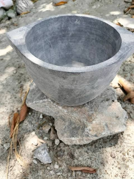 तमिलनाडु जीआई टैग के बावजूद नामक्कल के कलचट्टी कारीगरों का भविष्य संकट में, कच्चे माल की कमी प्रमुख वजह तमिलनाडु जीआई टैग के बावजूद नामक्कल के कलचट्टी कारीगरों का भविष्य संकट में, कच्चे माल की कमी प्रमुख वजह