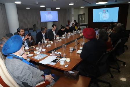 वैली ऑफ वर्ड्स के 10वें वर्ष का भव्य आगाज, हरदीप सिंह पुरी ने दशम पोर्टल किया लॉन्च वैली ऑफ वर्ड्स के 10वें वर्ष का भव्य आगाज, हरदीप सिंह पुरी ने दशम पोर्टल किया लॉन्च