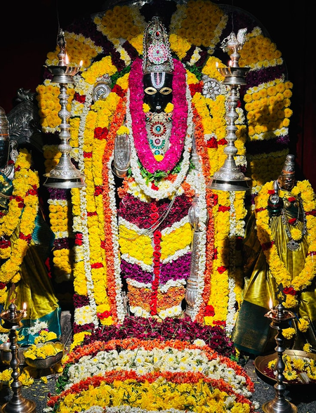 श्री श्रृंगरा वल्लभ स्वामी मंदिर ये है दक्षिण भारत का पहला तिरुपति मंदिर! खुद देवताओं ने रखी थी मंदिर की नींव श्री श्रृंगरा वल्लभ स्वामी मंदिर ये है दक्षिण भारत का पहला तिरुपति मंदिर! खुद देवताओं ने रखी थी मंदिर की नींव