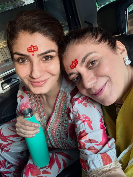 Raveena Tandon shares moments from her serene visit to Babulnath temple Raveena Tandon shares moments from her serene visit to Babulnath temple