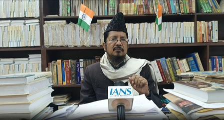 एसआईआर में अखिलेश यादव ने किया हिंदू-मुस्लिम, सपा प्रमुख पर मौलाना बरेलवी का पलटवार एसआईआर में अखिलेश यादव ने किया हिंदू-मुस्लिम, सपा प्रमुख पर मौलाना बरेलवी का पलटवार