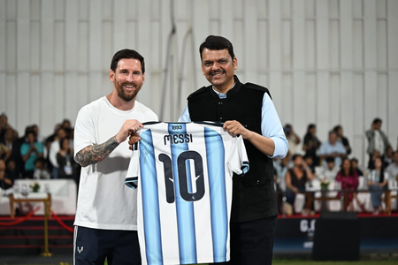 लियोनेल मेसी के साथ सीएम फडणवीस ने किया 'प्रोजेक्ट महादेव' का शुभारंभ