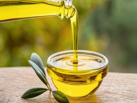 सर्दी से जकड़ रहा है शरीर तो अरंडी के तेल देगा जबरदस्त राहत, चेहरे को भी निखारे सर्दी से जकड़ रहा है शरीर तो अरंडी के तेल देगा जबरदस्त राहत, चेहरे को भी निखारे