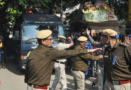 दिल्ली ब्लास्ट मामला अल फलाह यूनिवर्सिटी के वाइस चांसलर जावेद अहमद सिद्दीकी की न्यायिक हिरासत 20 दिसंबर तक बढ़ी दिल्ली ब्लास्ट मामला अल फलाह यूनिवर्सिटी के वाइस चांसलर जावेद अहमद सिद्दीकी की न्यायिक हिरासत 20 दिसंबर तक बढ़ी