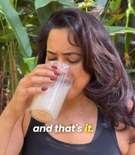 समीरा रेड्डी ने शेयर की बनाना स्टेम जूस की रेसिपी, बताया डिटॉक्स का प्राकृतिक तरीका समीरा रेड्डी ने शेयर की बनाना स्टेम जूस की रेसिपी, बताया डिटॉक्स का प्राकृतिक तरीका