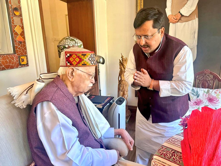 नितिन नबीन ने भारत रत्न लालकृष्ण आडवाणी से मुलाकात की नितिन नबीन ने भारत रत्न लालकृष्ण आडवाणी से मुलाकात की