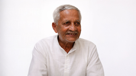 यादों में अदम समय से मुठभेड़ करने वाला शायर, जिसने फाइलों में गांव का मौसम गुलाबी देखा यादों में अदम समय से मुठभेड़ करने वाला शायर, जिसने फाइलों में गांव का मौसम गुलाबी देखा