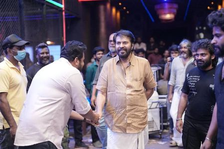 Mammootty's visit to sets of Dulquer Salmaan's 'I'm Game' thrills unit Mammootty's visit to sets of Dulquer Salmaan's 'I'm Game' thrills unit