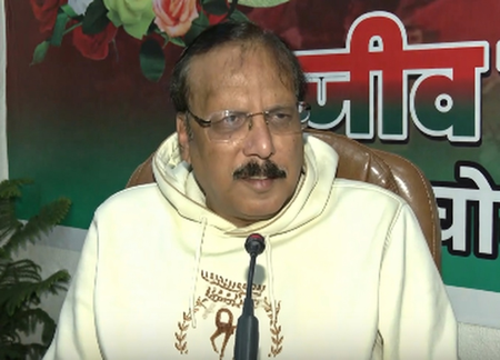 स्कूल में धार्मिक ग्रंथों को पढ़ाएं, लेकिन किसी पर इसे थोपे नहीं  सपा सांसद राजीव राय