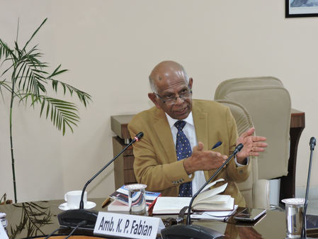 भारत-बांग्लादेश के रिश्ते बिगाड़ रहे हैं चीन और पाकिस्तान पूर्व राजनयिक केपी फैबियन