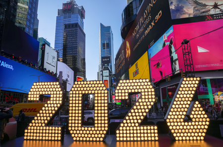 आतिशबाजी से बॉल ड्रॉप तक: 1907 की 'उस रात' कैसे टाइम्स स्क्वायर बना नववर्ष का प्रतीक आतिशबाजी से बॉल ड्रॉप तक: 1907 की 'उस रात' कैसे टाइम्स स्क्वायर बना नववर्ष का प्रतीक