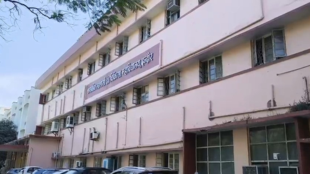 मध्य प्रदेश  इंदौर के डेंटल काॅलेज की तीन छात्राएं रैगिंग के आरोप में सस्पेंड