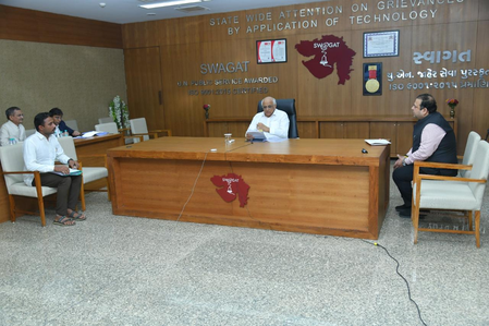 ‘स्वागत’ कार्यक्रम में मुख्यमंत्री भूपेंद्र पटेल ने नागरिकों की शिकायतें सुनकर तुरंत निवारण के दिए निर्देश