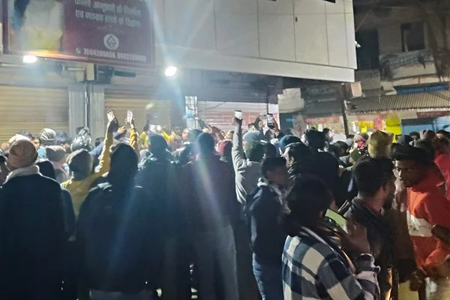 जामताड़ा ज्वेलरी शॉप में लूट, विरोध करने पर दुकानदार को गोली मारी, हालत गंभीर