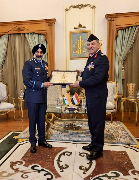 वायुसेना प्रमुख मिस्र के आधिकारिक दौरे पर, दोनों सेनाओं के बीच सहयोग को मजबूती