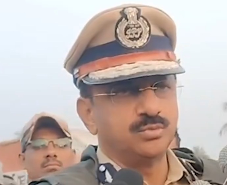 ट्रक ने खोया नियंत्रण और स्लीपर बस के फ्यूल टैंक से टकराया, कर्नाटक बस हादसे पर बोले आईजीपी ट्रक ने खोया नियंत्रण और स्लीपर बस के फ्यूल टैंक से टकराया, कर्नाटक बस हादसे पर बोले आईजीपी