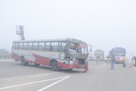 नूंह में सड़क हादसों पर लगाम लोक निर्माण विभाग ने शुरू की सफेद पट्टी लगाने की मुहिम नूंह में सड़क हादसों पर लगाम लोक निर्माण विभाग ने शुरू की सफेद पट्टी लगाने की मुहिम