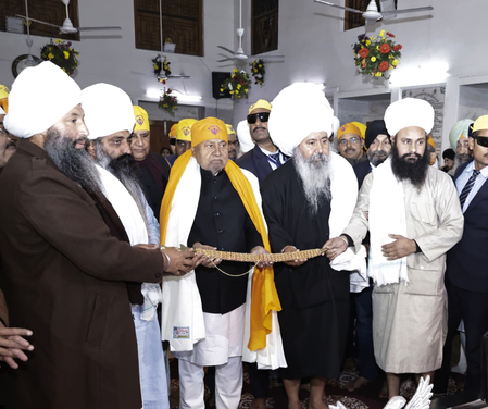 पटना श्री गुरु गोबिंद सिंह के प्रकाश पर्व में शामिल हुए सीएम नीतीश कुमार, टेका मत्था पटना श्री गुरु गोबिंद सिंह के प्रकाश पर्व में शामिल हुए सीएम नीतीश कुमार, टेका मत्था