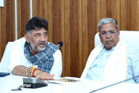 कर्नाटक  सीएम सिद्धारमैया ने फोन टैपिंग के आरोपों को खारिज किया; कुमारस्वामी, अशोक पर गलत राजनीति का आरोप लगाया