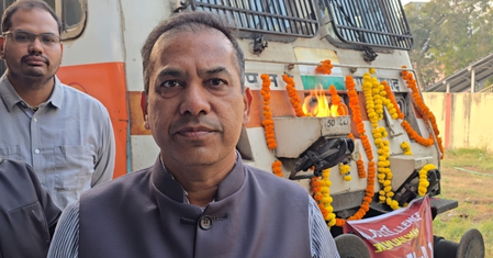 हम देंगे यात्रियों को सुरक्षित सफर की गारंटी, कवच बचाएगा जान वडोदरा डीआरएम राजू भड़के