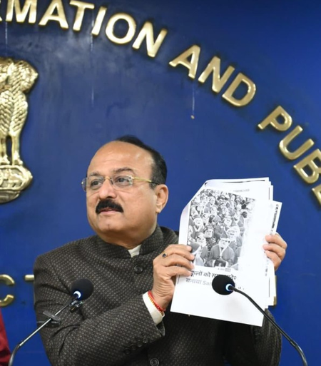 शिक्षकों से कुत्तों की गिनती वाला दावा झूठा, आप आदेश दिखाए या माफी मांगे  आशीष सूद