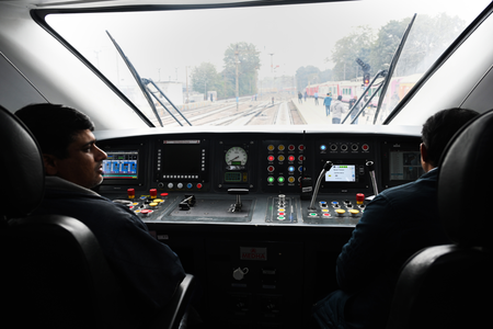 साइबर धोखाधड़ी को लेकर रेलवे ने जारी किया अलर्ट, संदिग्ध कॉल या मैसेज की जानकारी पुलिस को दें