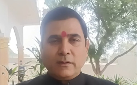 जरा सी भी शर्म है तो शाहरुख देश छोड़कर चले जाएं: नंद किशोर गुर्जर