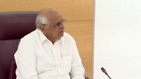 गांधीनगर सीएम भूपेंद्र पटेल ने टाइफाइड महामारी से पैदा हुए हालात का रिव्यू करने के लिए एक हाई-लेवल मीटिंग की गांधीनगर सीएम भूपेंद्र पटेल ने टाइफाइड महामारी से पैदा हुए हालात का रिव्यू करने के लिए एक हाई-लेवल मीटिंग की