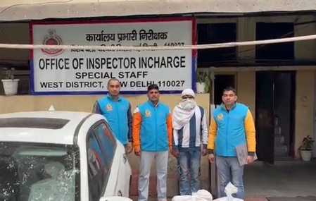 नई दिल्ली स्पेशल स्टाफ टीम ने शराब तस्कर को पकड़ा, 1550 क्वार्टर जब्त नई दिल्ली स्पेशल स्टाफ टीम ने शराब तस्कर को पकड़ा, 1550 क्वार्टर जब्त