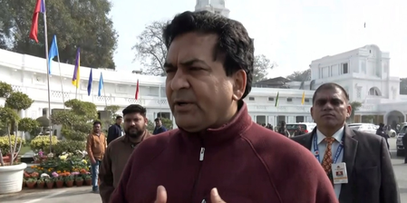 आतिशी के खिलाफ भाजपा नेताओं ने विधानसभा अध्यक्ष को दिया पत्र, सदस्यता खत्म करने की मांग आतिशी के खिलाफ भाजपा नेताओं ने विधानसभा अध्यक्ष को दिया पत्र, सदस्यता खत्म करने की मांग