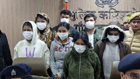 ग्रेटर नोएडा वेस्ट में ऑनलाइन गेमिंग के नाम पर ठगी का खुलासा, 8 आरोपी गिरफ्तार