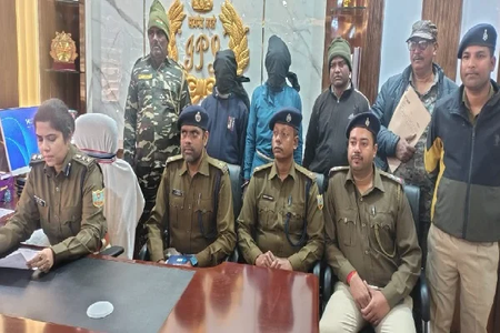 झारखंड पाकुड़ जिला कोर्ट में सजा सुनाए जाने के बाद फरार हुए दो अपराधियों को पुलिस ने 24 घंटे में दबोचा झारखंड पाकुड़ जिला कोर्ट में सजा सुनाए जाने के बाद फरार हुए दो अपराधियों को पुलिस ने 24 घंटे में दबोचा